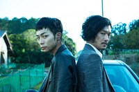 映画「ダブルミンツ」の場面カット。