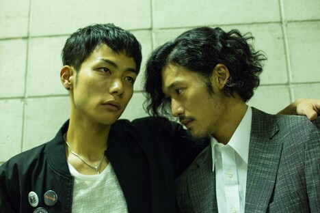 映画「ダブルミンツ」の場面カット。