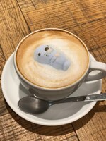 「『ラテっていうのはとってもふわふわして、きっと枕にしたら気持ちいいと思うんだ。』ぼのぼのぷかぷかラテ」