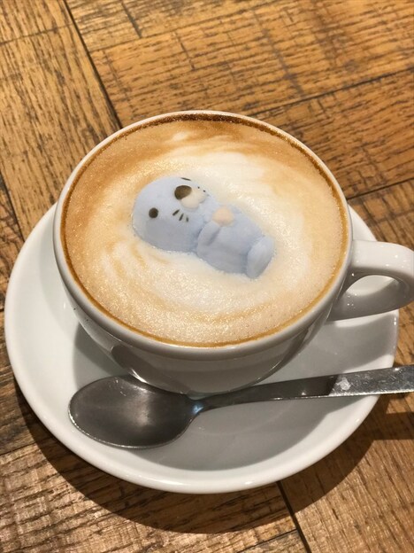 「『ラテっていうのはとってもふわふわして、きっと枕にしたら気持ちいいと思うんだ。』ぼのぼのぷかぷかラテ」