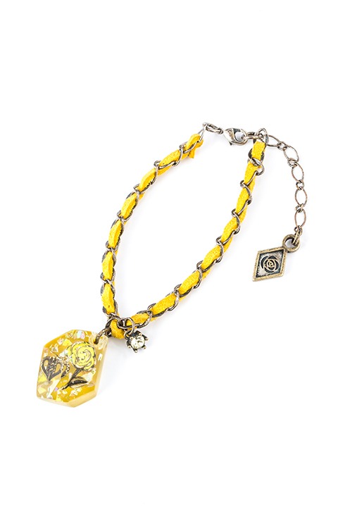 金糸雀モデルのブレスレット。