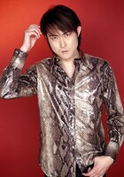 フール役の子安武人。