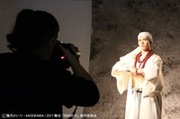 ビジュアル撮影中の様子。新井將演じる三好清海。