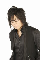 龍役の森川智之。