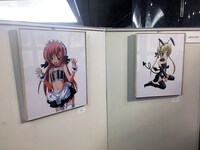 コスプレしたキャラクターのイラストを展示するコーナーより。