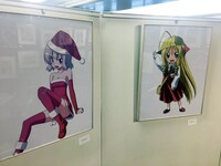 コスプレしたキャラクターのイラストを展示するコーナーより。