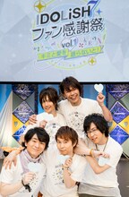 上段左からKENN、佐藤拓也。下段左から阿部敦、代永翼、白井悠介。