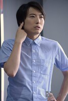 演出の中屋敷法仁。