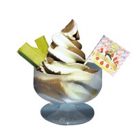 D-ラウンジにて、ハンジのバースデー当日限定で提供されるパフェ。