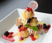 Frame cafeで提供される「超大型巨人級シュータワー」。