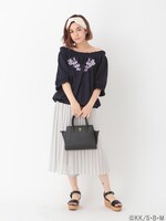 「青の祓魔師 花柄刺しゅうプルオーバー」ネイビー