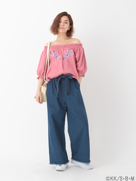 「青の祓魔師 花柄刺しゅうプルオーバー」ピンク