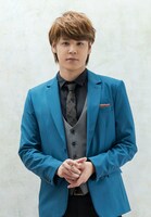 伊集院忍役の宮野真守。