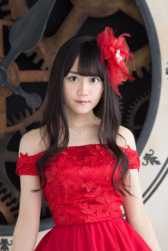 藤ノ木寧音役の小倉唯。