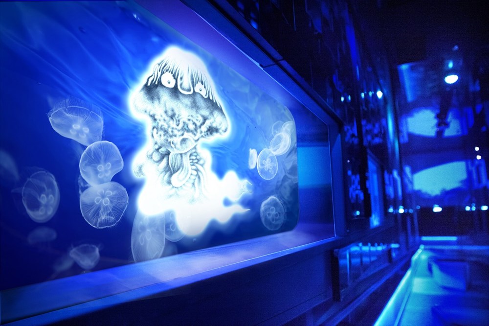 「水木しげる×すみだ水族館 水の妖怪トンネル」のイメージ写真。