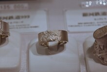 “松本零士ロマンティックコレクション”の「『銀河鉄道999』メーテル鉄郎リング」。