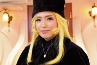 「メーテルのネックレス」の着用イメージ。