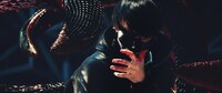 映画「東京喰種 トーキョーグール」より、赫子を発動させた金木研。
