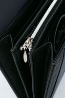 ヴィクトル・ニキフォロフモデルの財布。