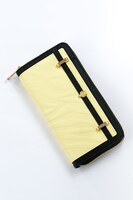 ユーリ・プリセツキーモデルの財布。