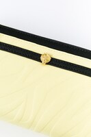 ユーリ・プリセツキーモデルの財布。