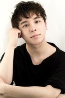 レオナール役の逢沢優。