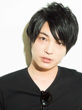 クロスビー牧師役の松本祐一。