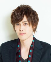 ジル・ド・レイ役の碕理人。