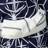 連邦軍デザインの角帯を締めた様子。