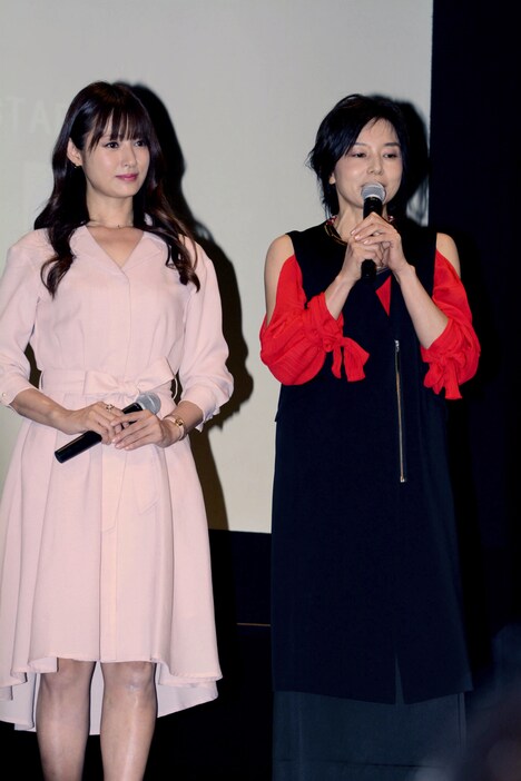 左から深田恭子、山口智子。