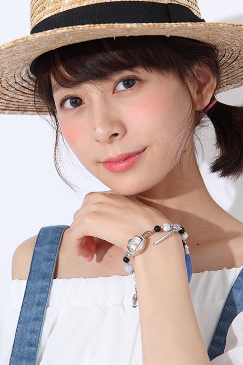 坂田銀時モデル腕時計の着用イメージ。