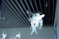 「創刊50周年記念 週刊少年ジャンプ展VOL.1 創刊～1980年代、伝説のはじまり」の様子。(c)高橋陽一／集英社