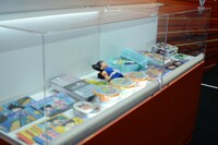 「創刊50周年記念 週刊少年ジャンプ展VOL.1 創刊～1980年代、伝説のはじまり」の様子。(c)バードスタジオ／集英社