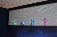 「創刊50周年記念 週刊少年ジャンプ展VOL.1 創刊～1980年代、伝説のはじまり」の様子。(c)車田正美／集英社