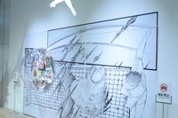 「創刊50周年記念 週刊少年ジャンプ展VOL.1 創刊～1980年代、伝説のはじまり」の様子。(c)高橋陽一／集英社