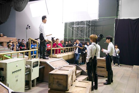 映画「銀魂」撮影現場の様子。