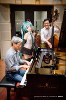 「手塚治虫×冨田勲×初音ミク」ビジュアル。