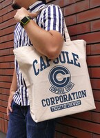 「カプセルコーポレーション ラージトート」の使用例。