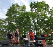 とりマリ&エゴサーチャーズ