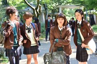 「ひるなかの流星」の場面写真。