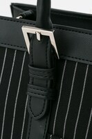 「黑執事 Book of Circus」とのコラボによるバッグ。