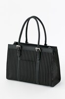 「黑執事 Book of Circus」とのコラボによるバッグ。