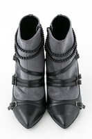 「黑執事 Book of the Atlantic」葬儀屋モデルのブーツ。