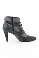 「黑執事 Book of the Atlantic」葬儀屋モデルのブーツ。