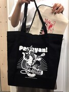 「春風のエトランゼ展～紀伊カンナの世界～」で販売されるトートバッグ。