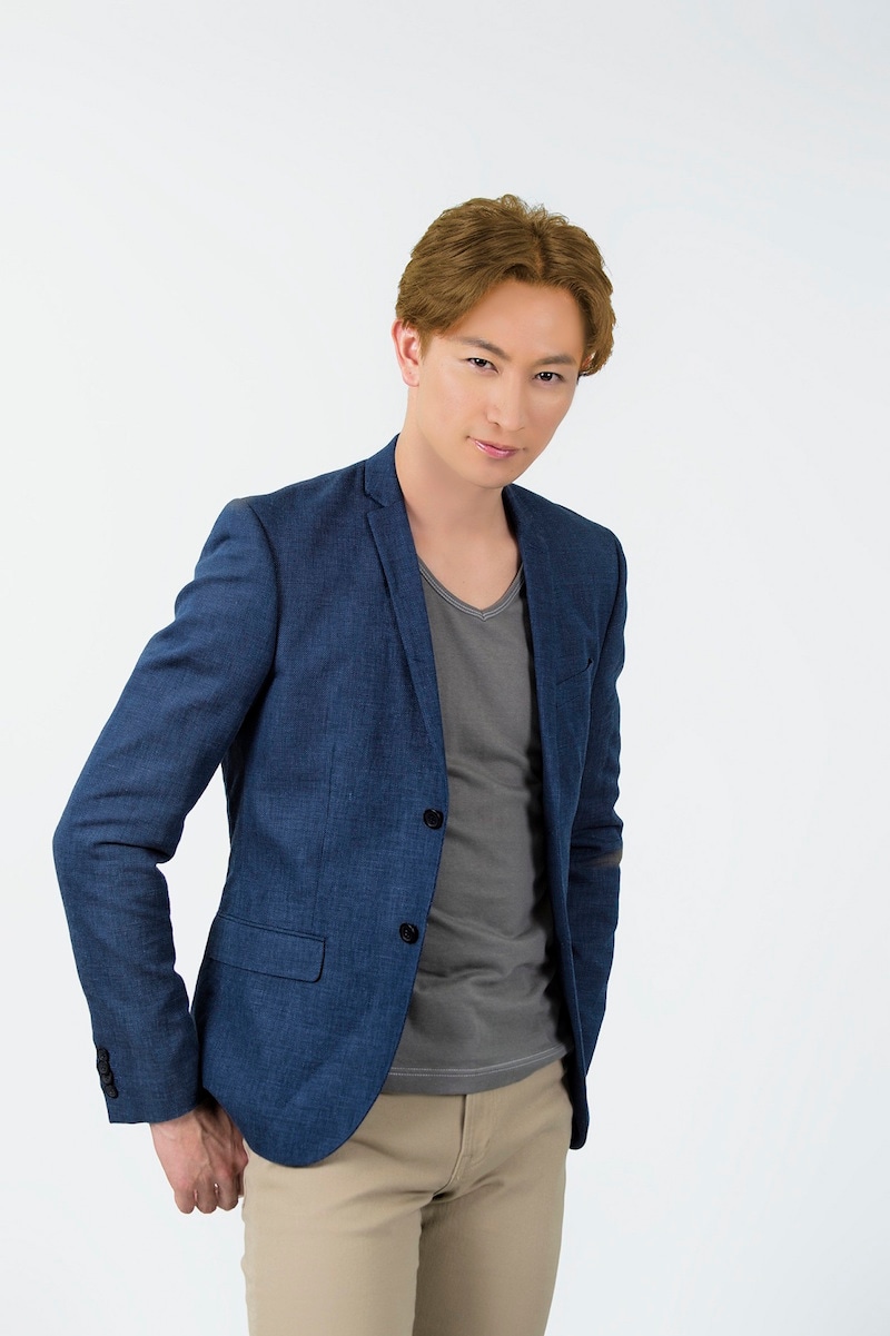 伊万里有演じる神崎仁。