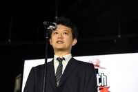 「ONE PIECE」連載20周年記念記者発表会に登壇した、週刊少年ジャンプ編集長の中野博之。