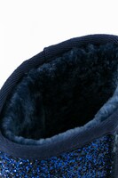 勝生勇利モデルのムートンブーツ。