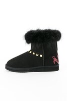 ユーリ・プリセツキーモデルのムートンブーツ。