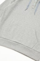 ヴィクトル・ニキフォロフモデルのパーカー。